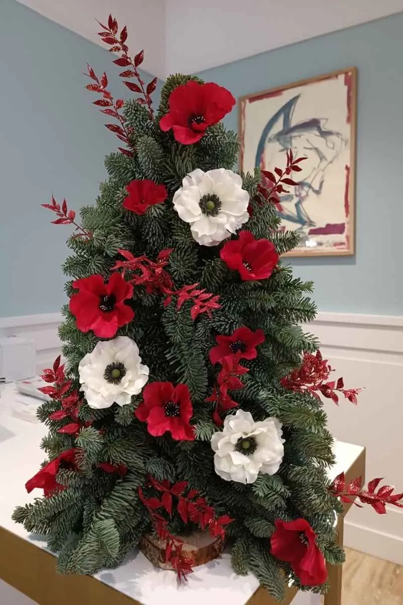 photo-drissia-LP5-4 sapin de noel décoré avec des fleurs