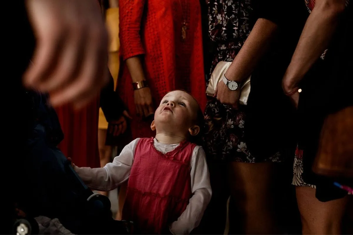 zoom sur des enfants du Mariage fun et coloré