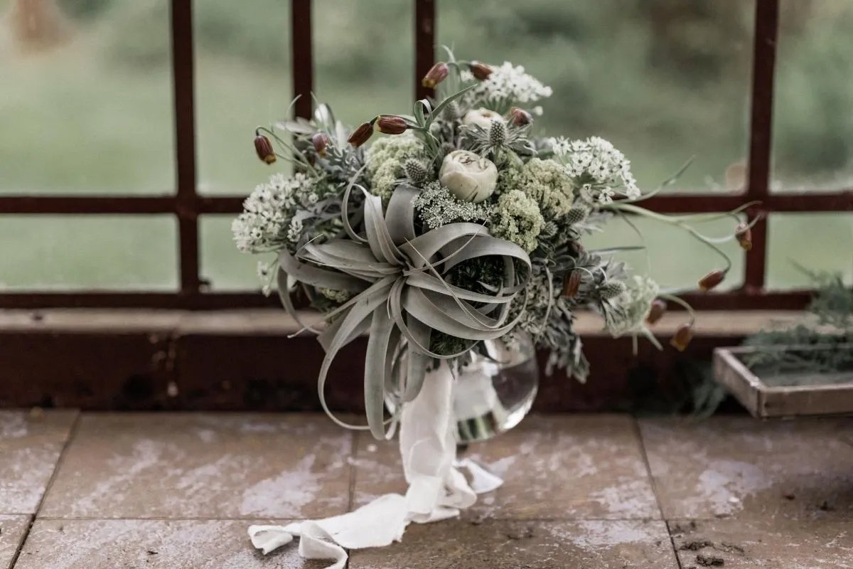 zoom bouquet de fleurs d'un mariage thème végétal