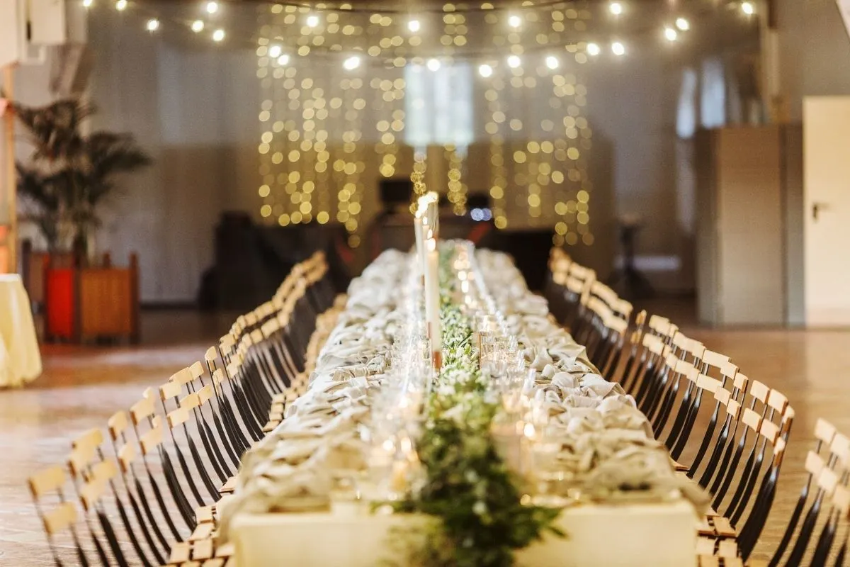 grande table d'honneur d'un mariage thème végétal
