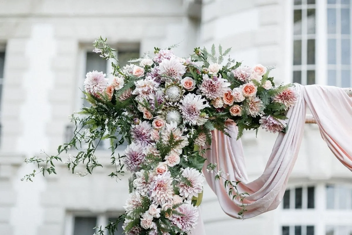 arche en fleurs au chateau d'hardricourt